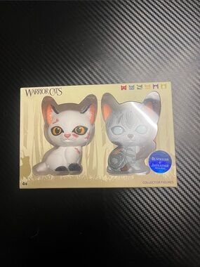 Collector Figures - White and Gray Set (Blackstar & Jayfeather)
